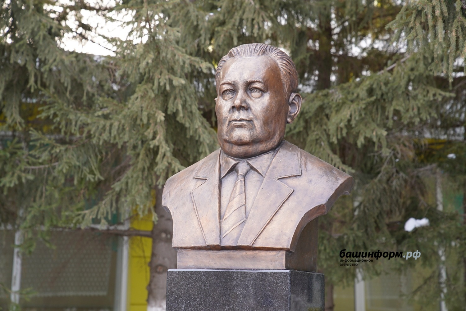 Олег Яровиков