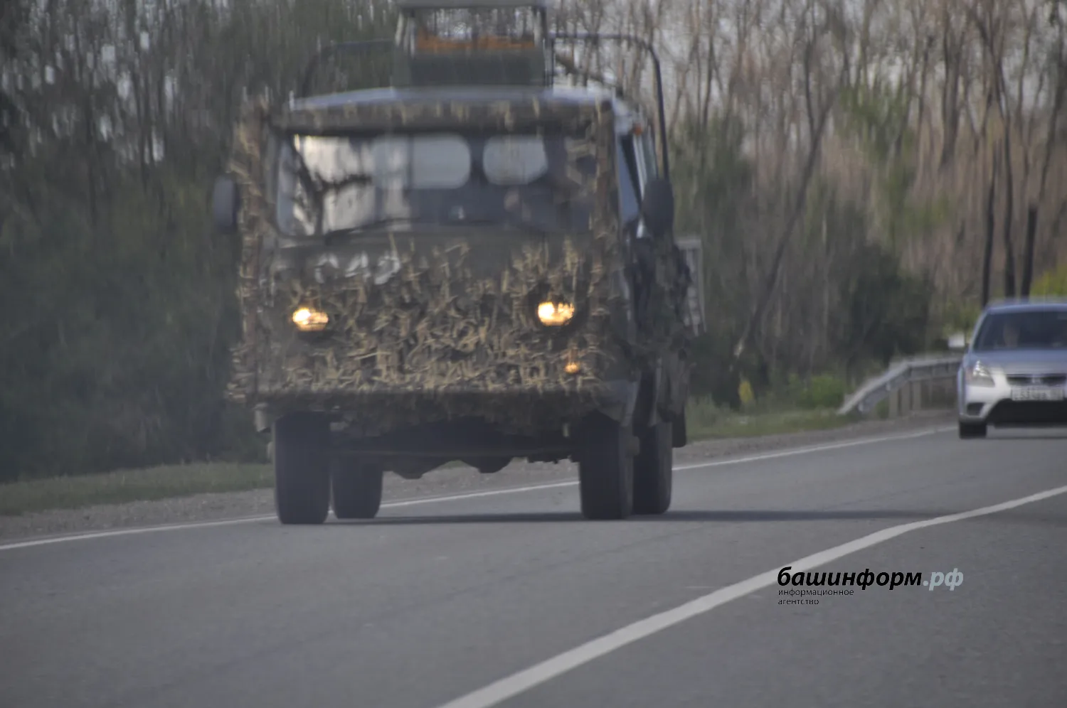 автора  В зоне СВО многие автомобили проходят специфический фронтовой тюнинг