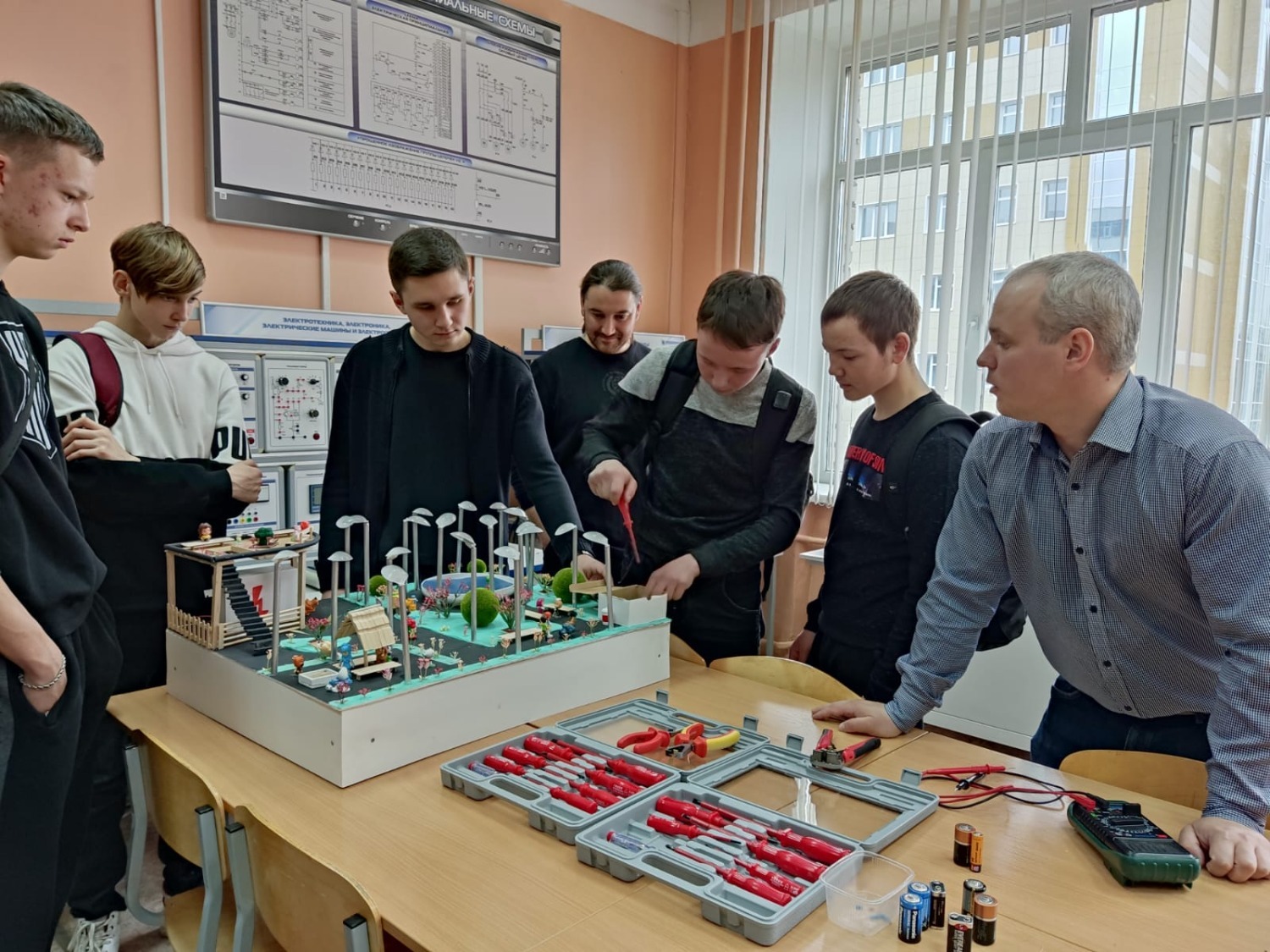 Уфимский колледж отраслевых технологий Уфимский колледж отраслевых технологий