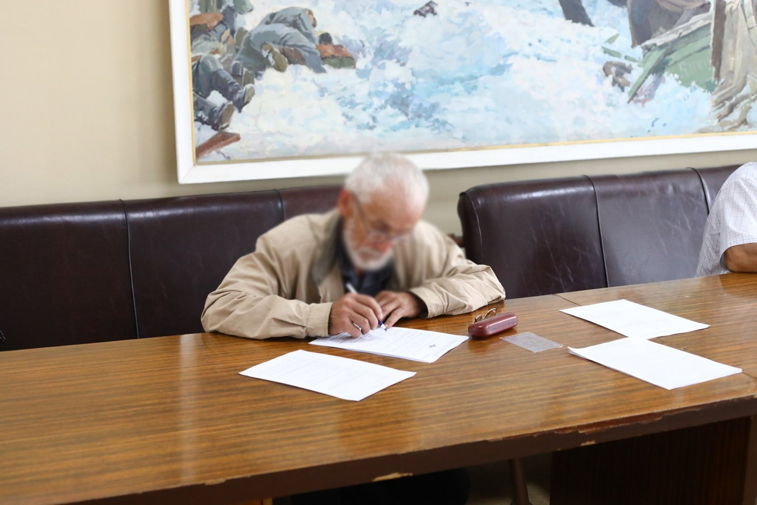 64-летний мужчина пришел пройти отбор на контрактную службу