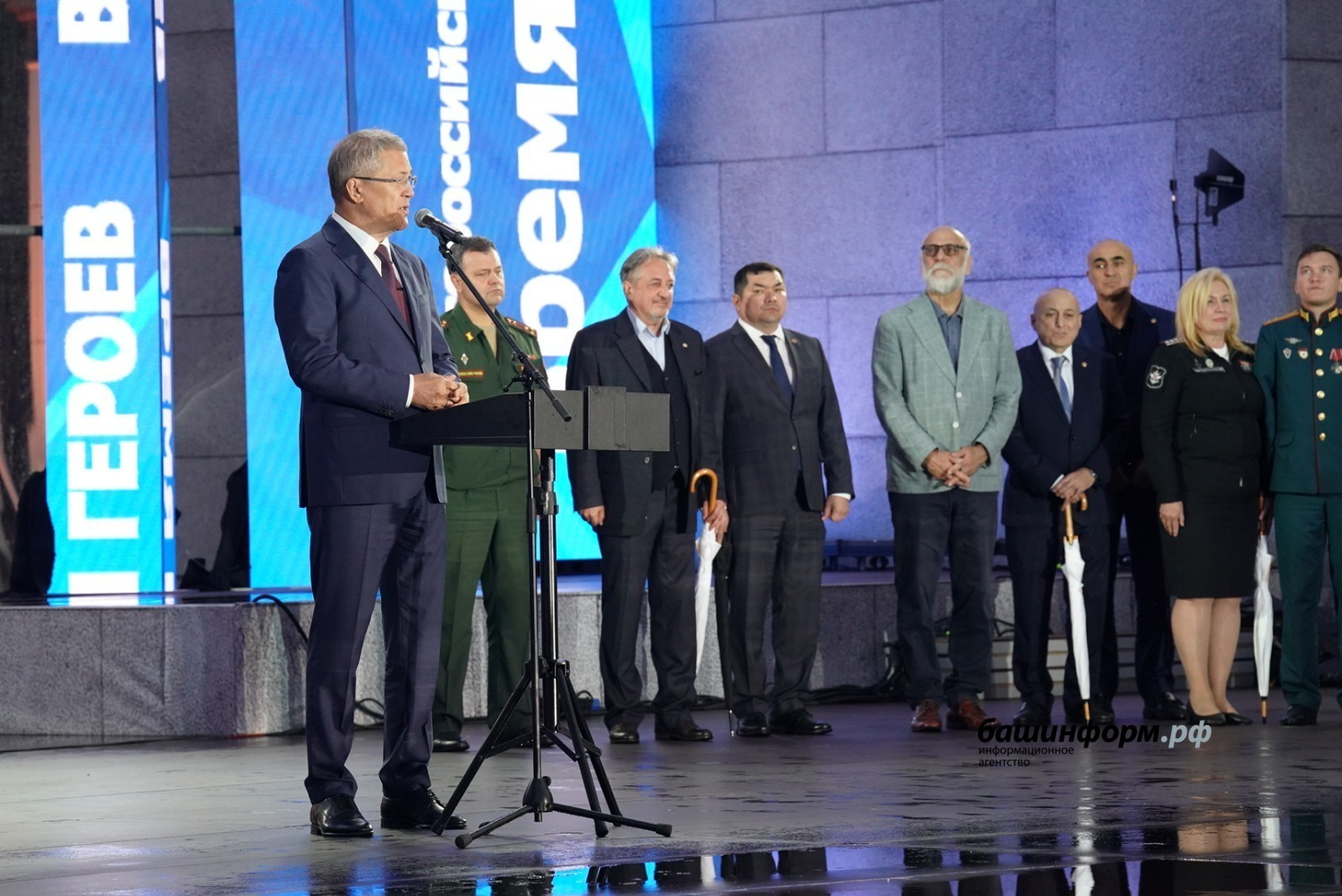 Олег Яровиков