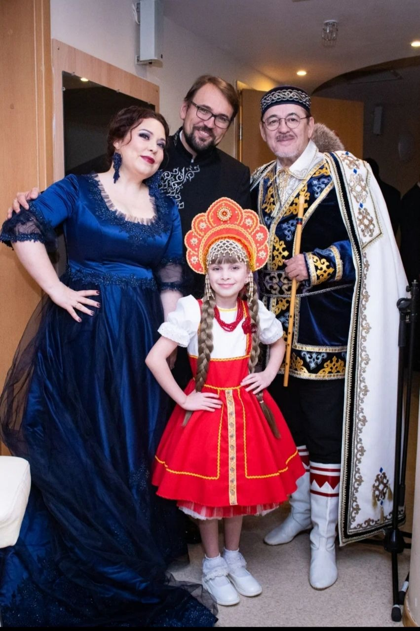 ансамбль "Россия" имени Л.Зыкиной предоставлено Рамилом Гайзуллиным