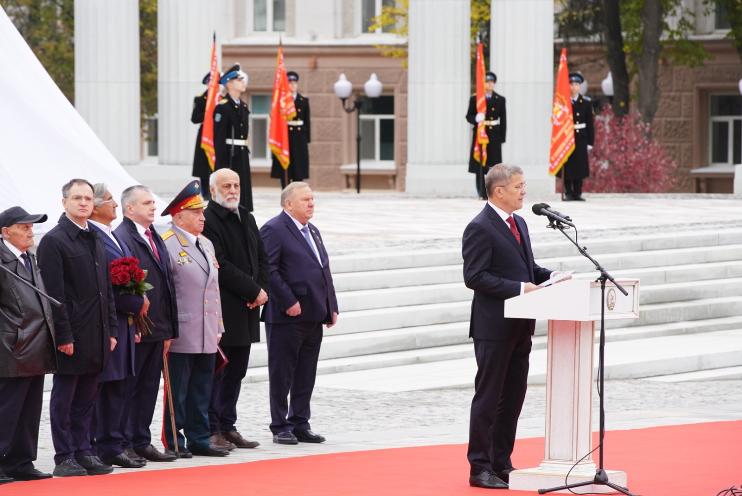 Олег Яровиков