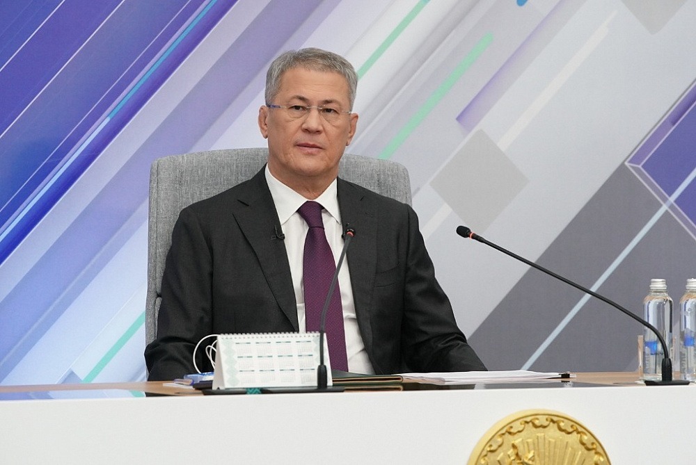 Олег Яровиков