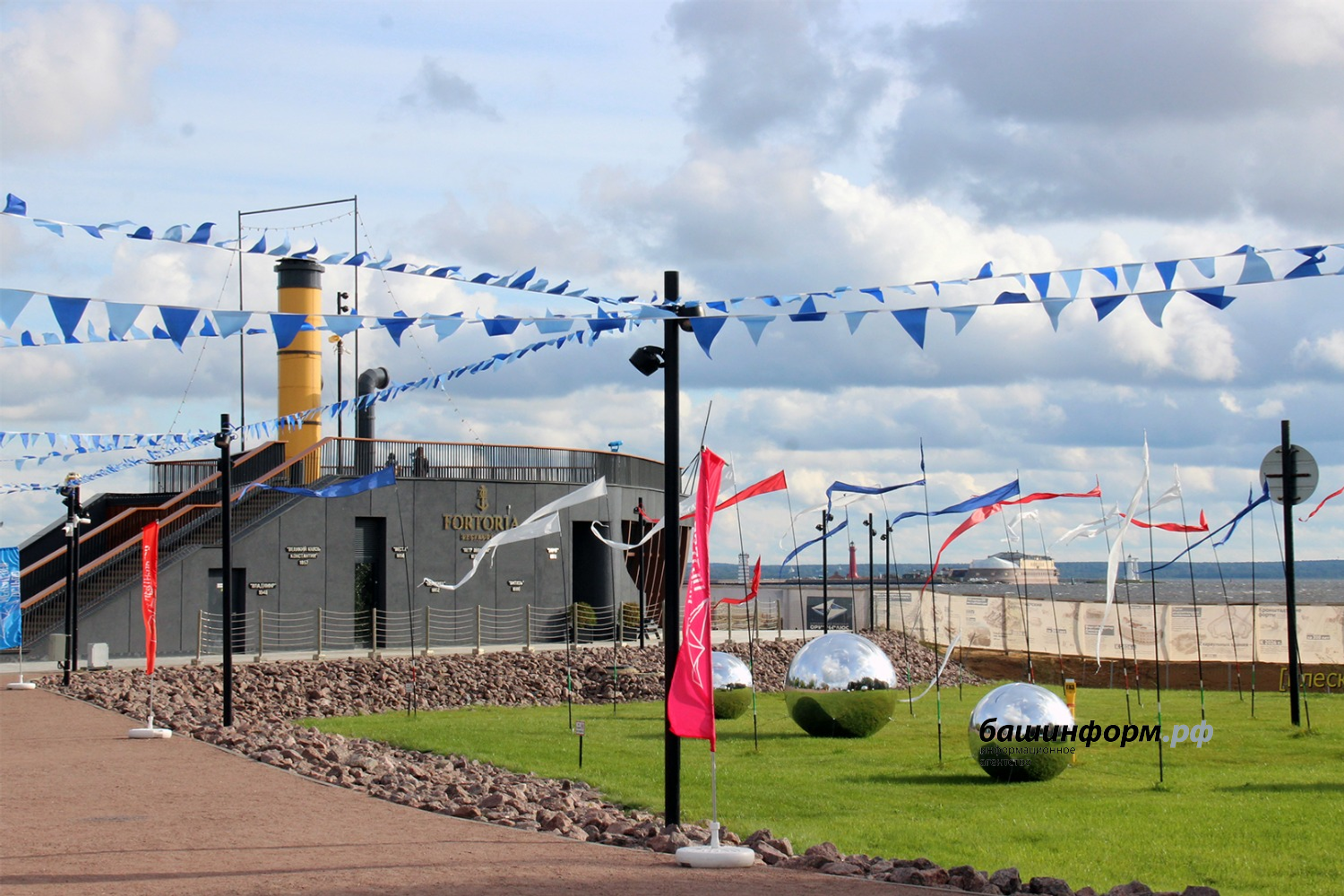 автор  Парк "Остров фортов" в Крондштадте