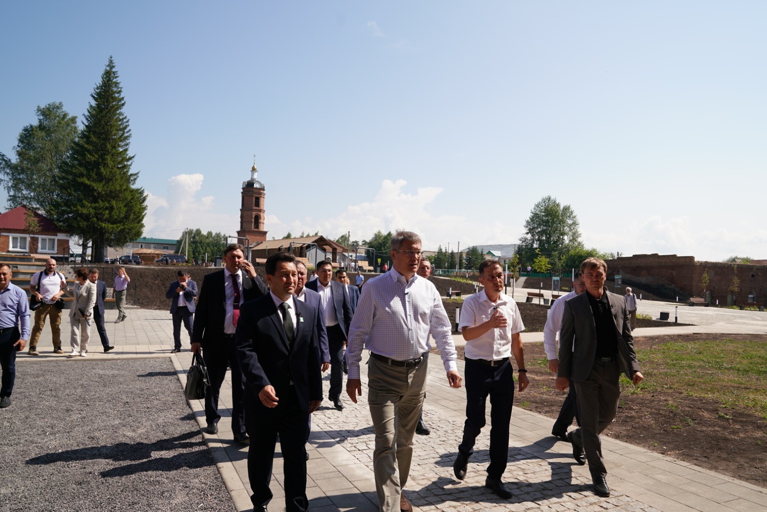 Олег Яровиков