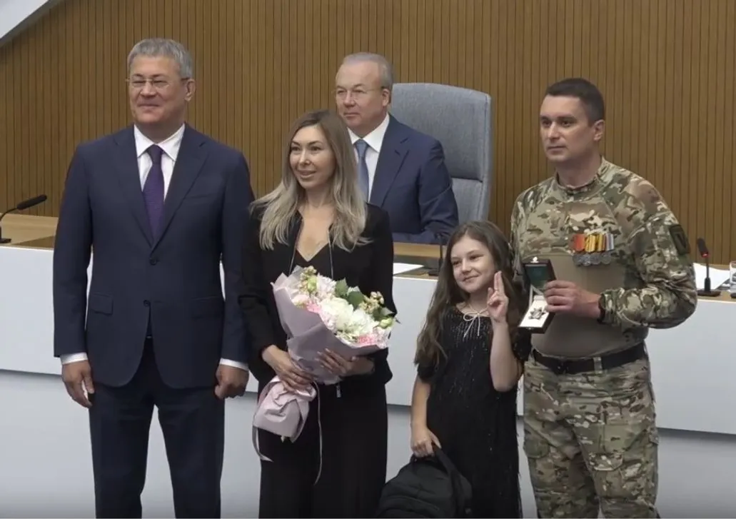 стоп-кадр видео  оперативное совещание правительства РБ