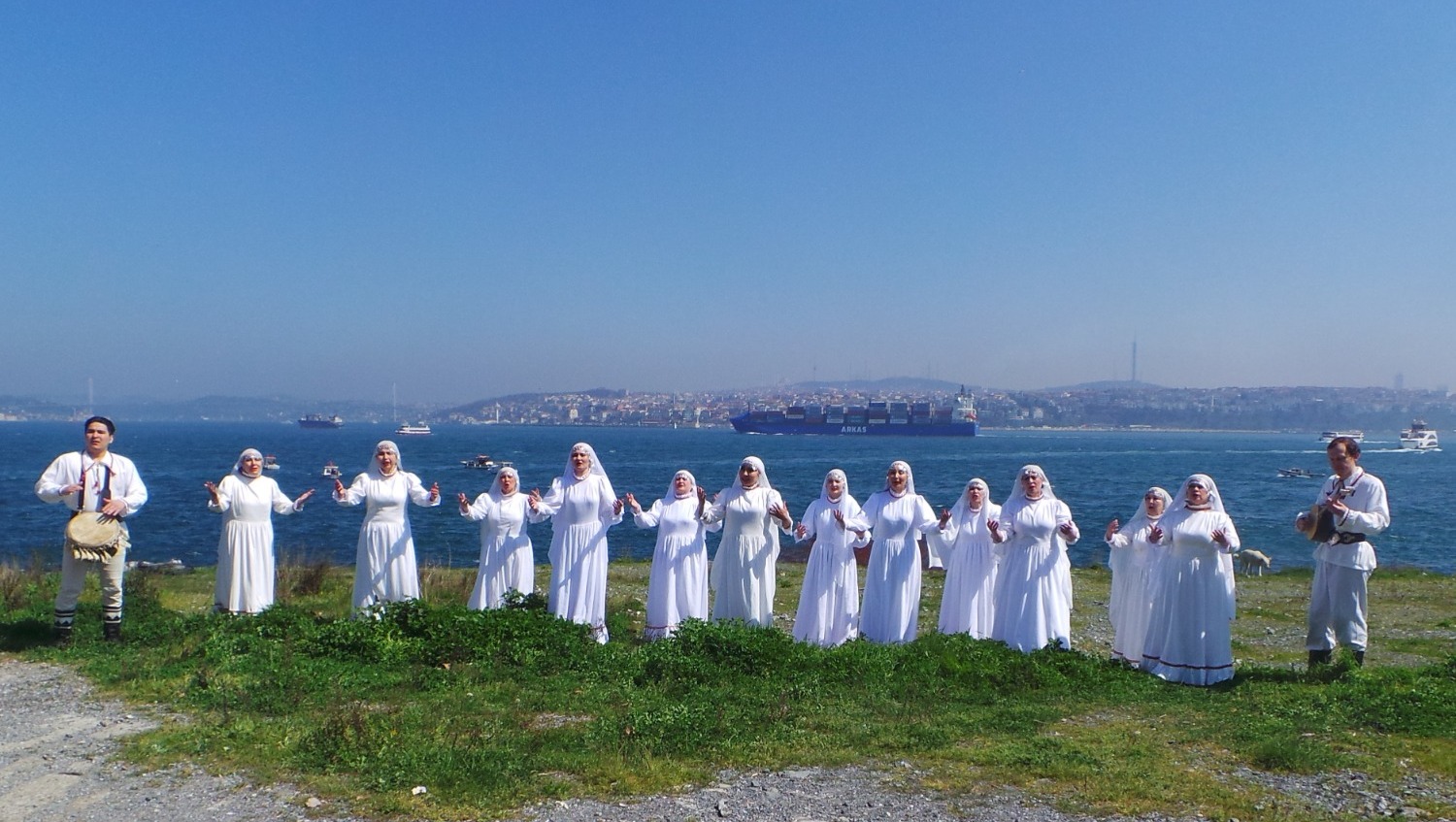 «Ак тирмэ» на съемках клипа в Стамбуле