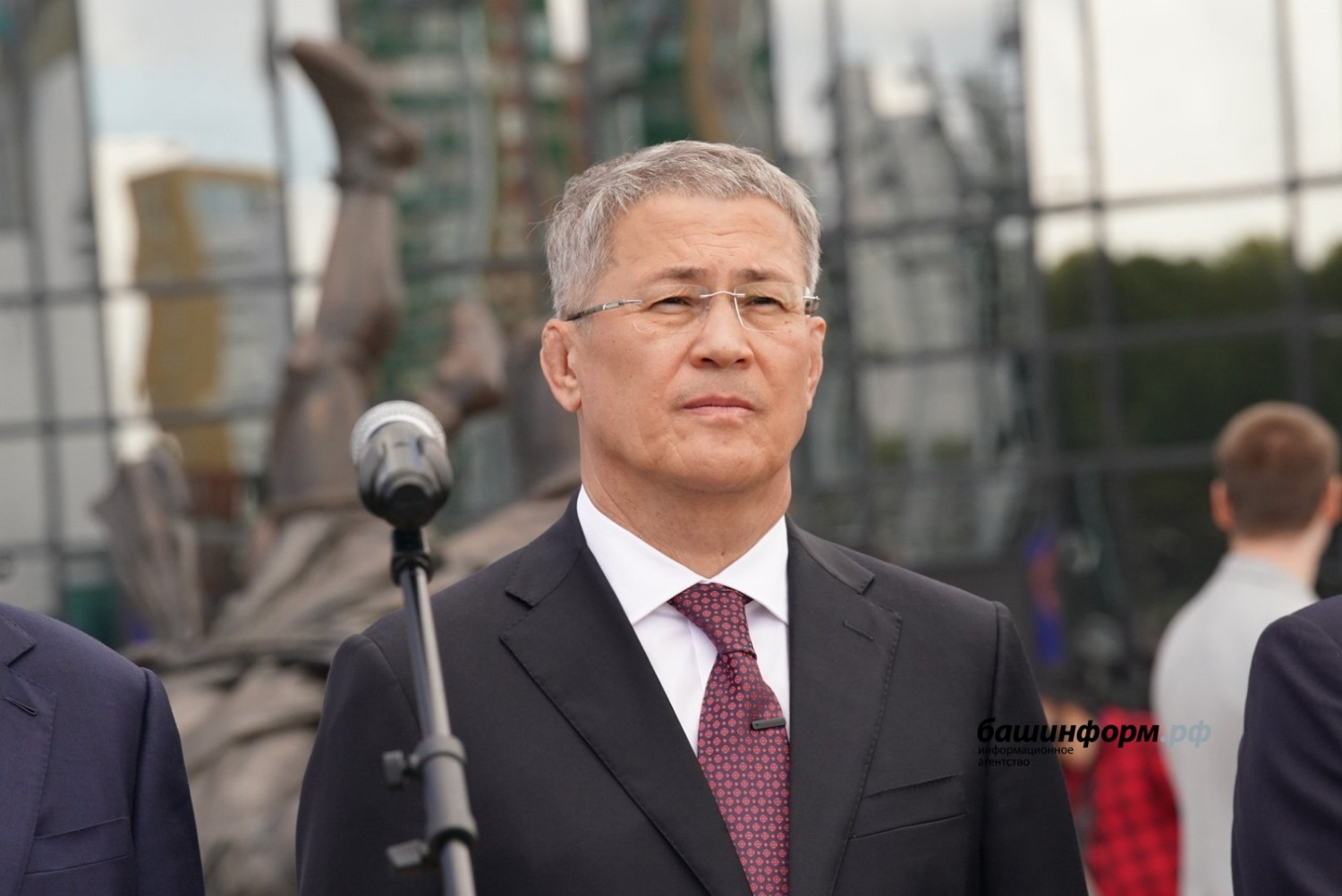 Олег Яровиков