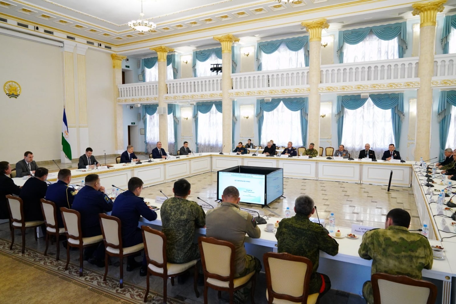 Олег Яровиков