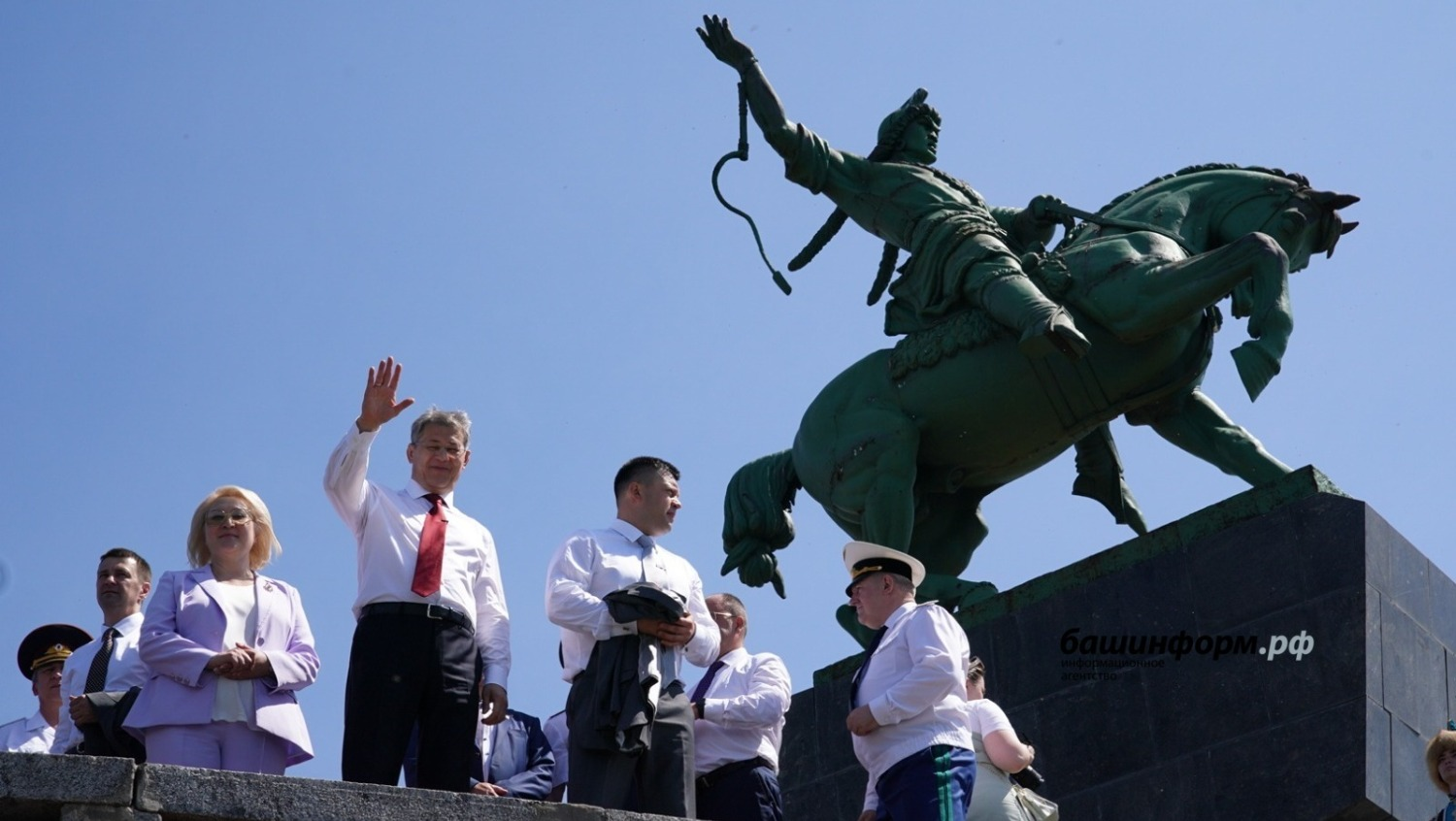 Олег Яровиков