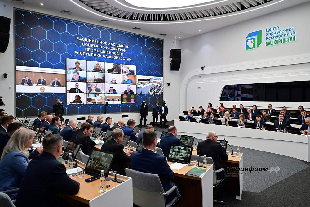 Азат Мухамедьянов, Олег Яровиков пресс - служба Главы Республики Башкортостан