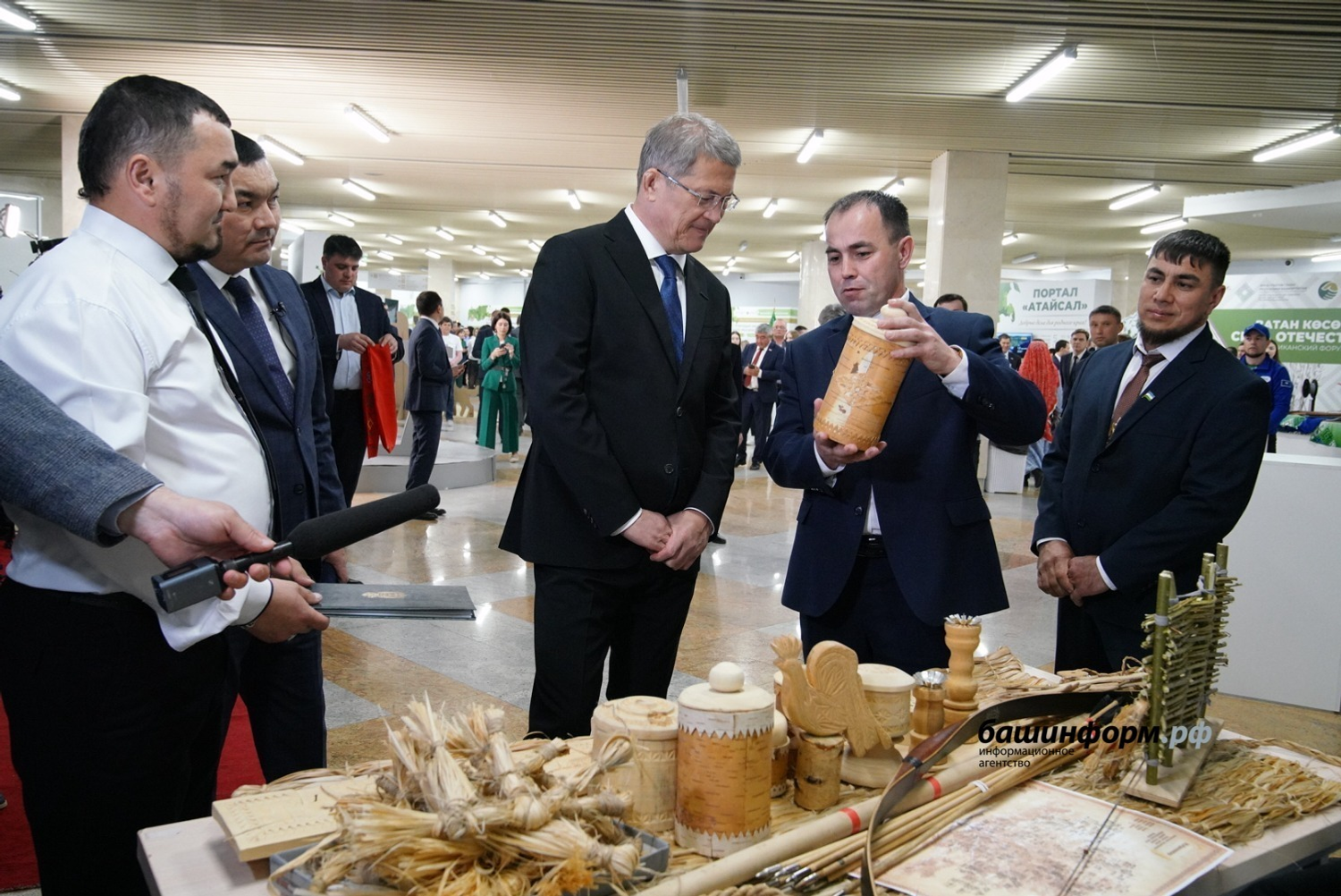 Олег Яровиков