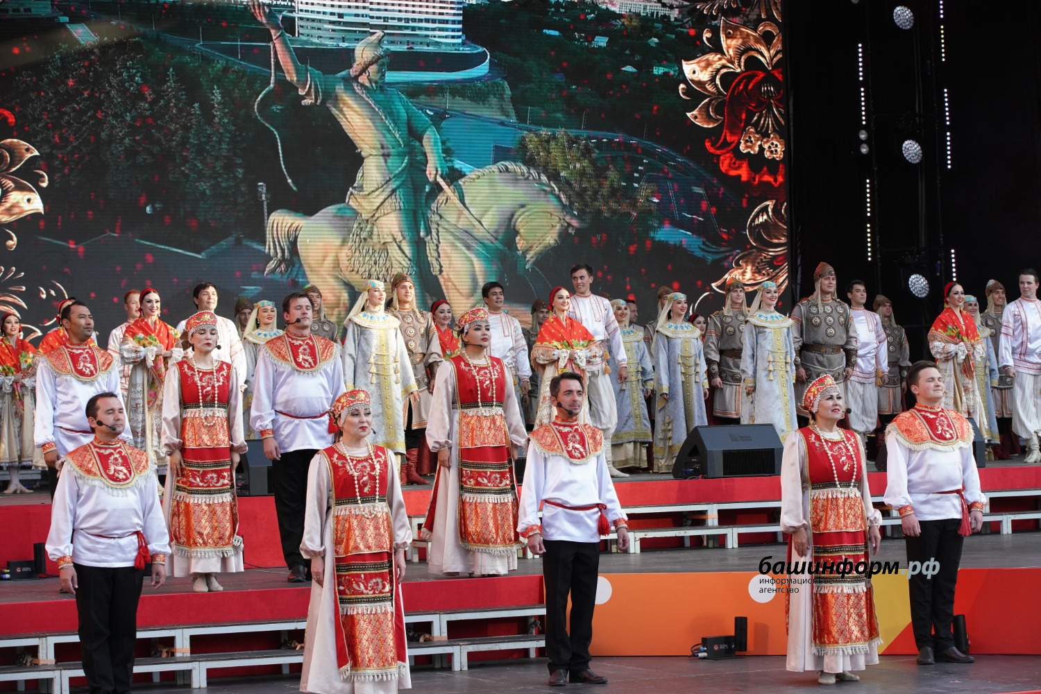 Олег Яровиков