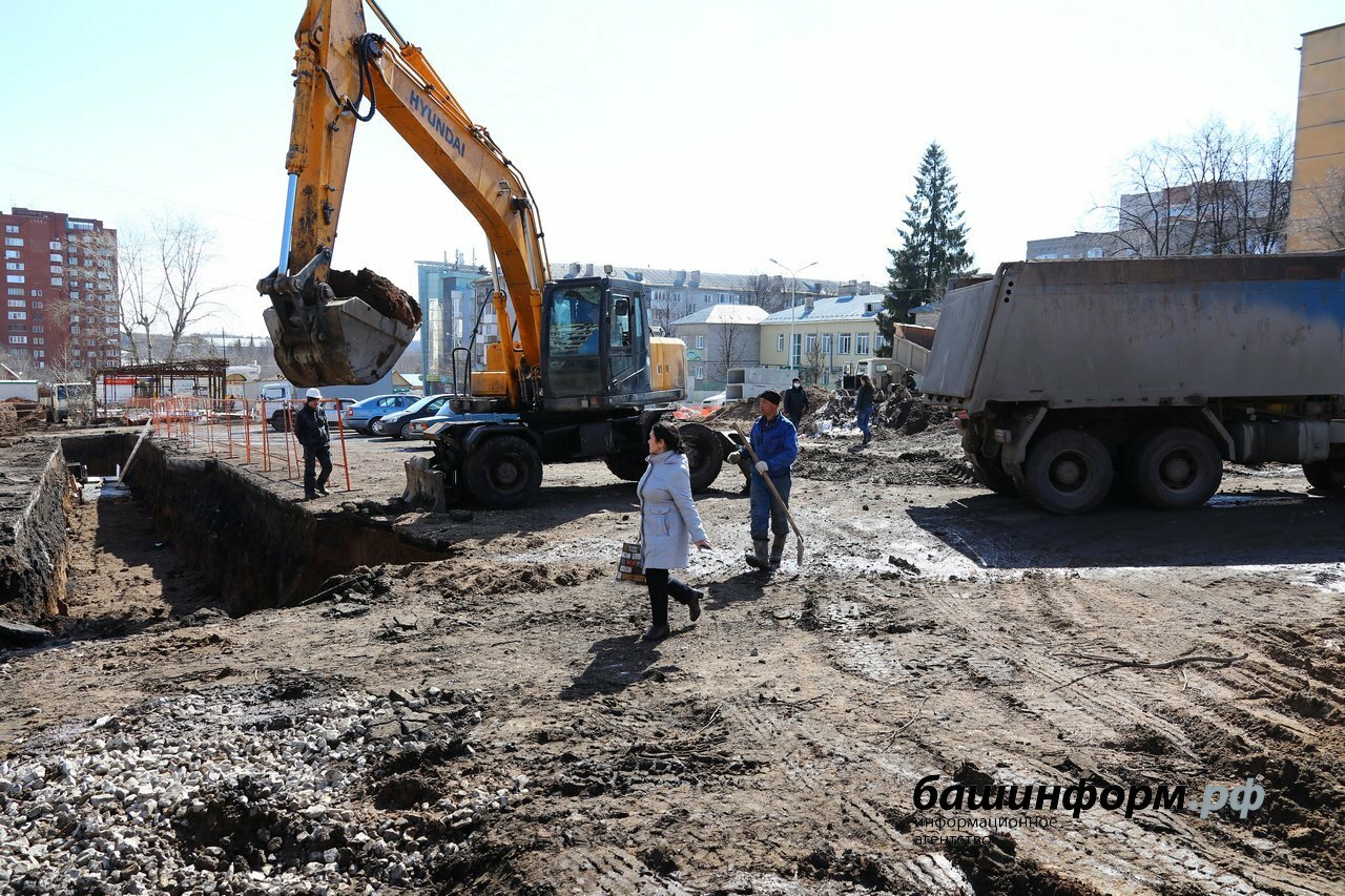 Все по классике, как у Лермонтова: «Смешались в кучу кони, люди...». Фото: Валерий Шахов