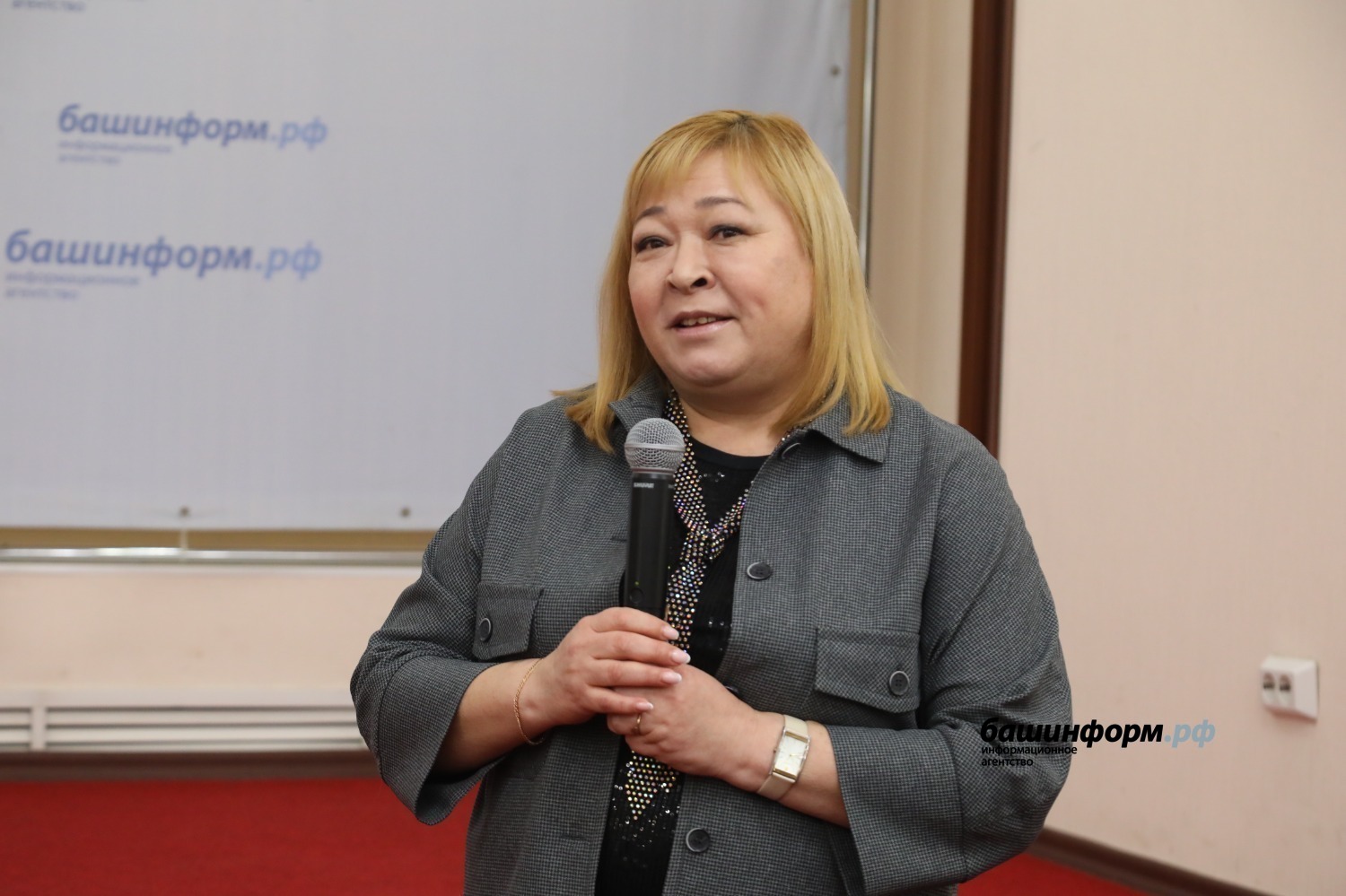 Валерий Шахов  Заведующая детсадом № 197 Уфы Гульнара Мурзыгаянова.