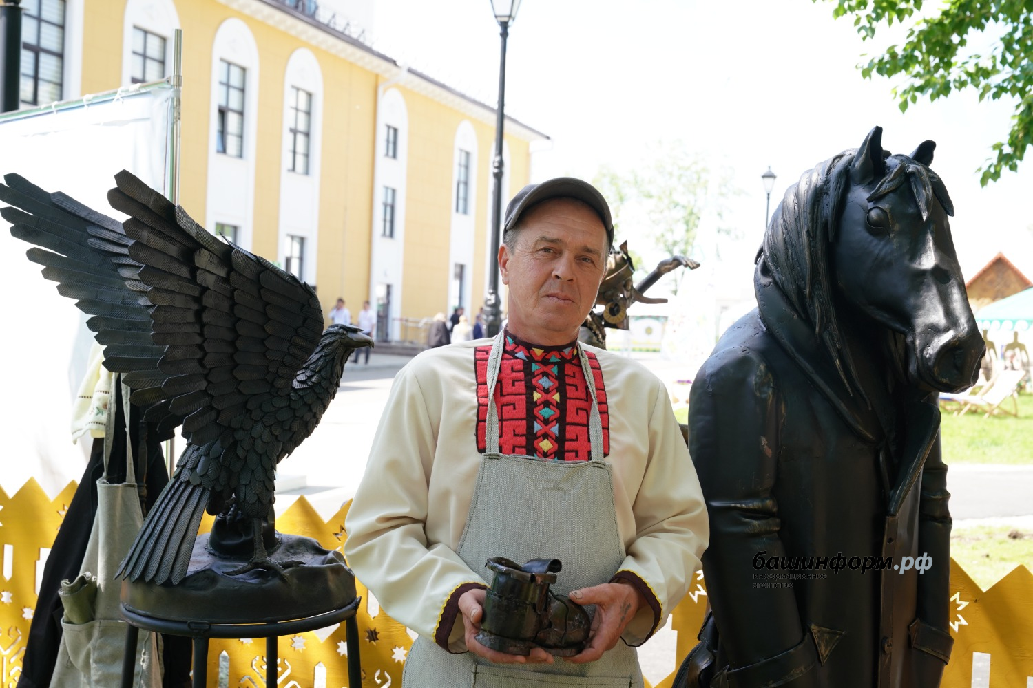 Олег Яровиков