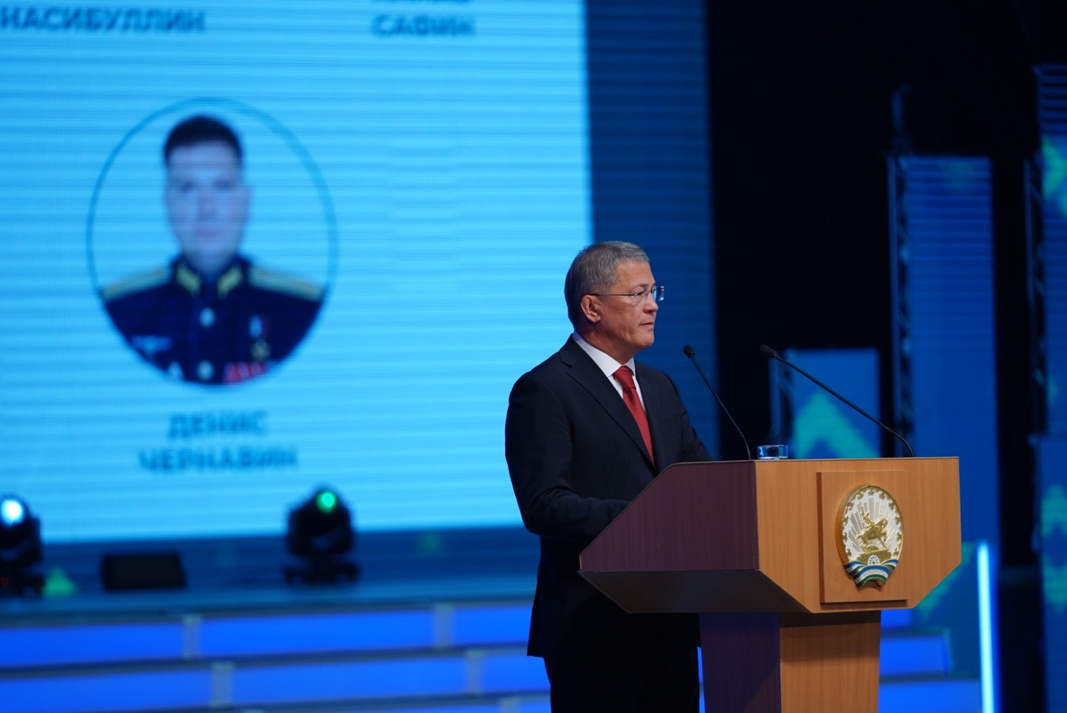 Олег Яровиков