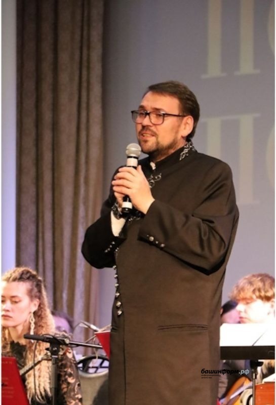 Государственный академический русский народный ансамбль «Россия» имени Людмилы Зыкиной  предоставлено Рамилом Гайзуллиным