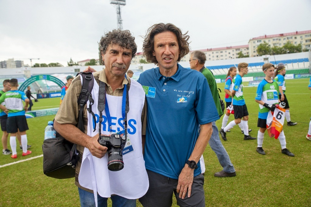 С российским футболистом Алексеем Смертиным