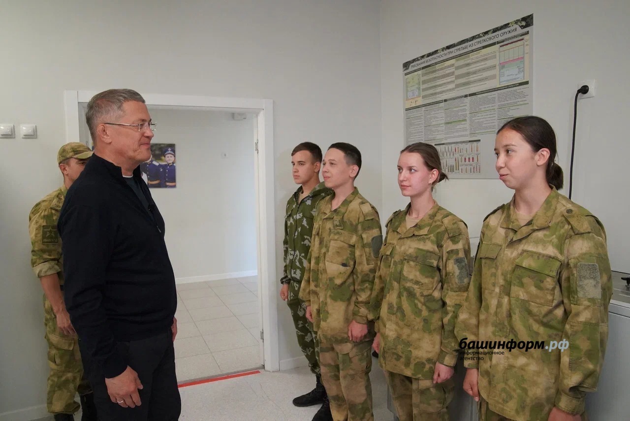 Олег Яровиков