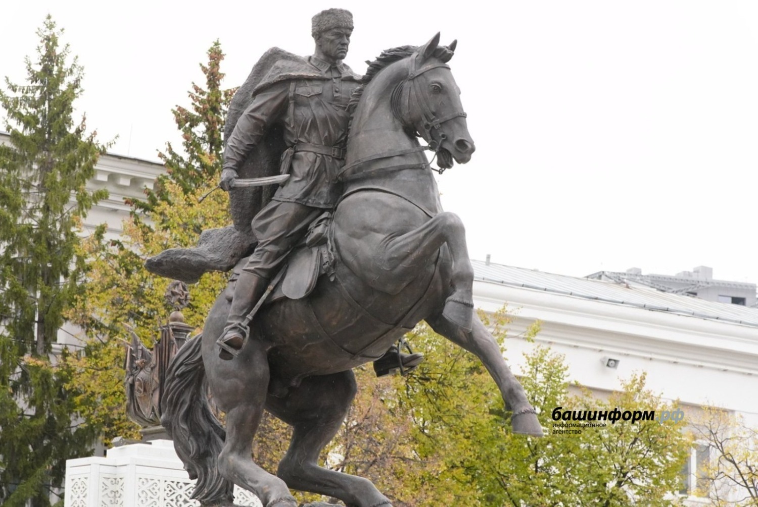 Олег Яровиков