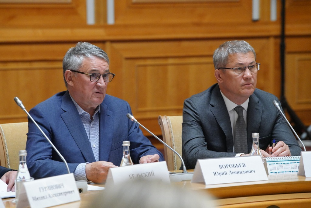 Олег Яровиков