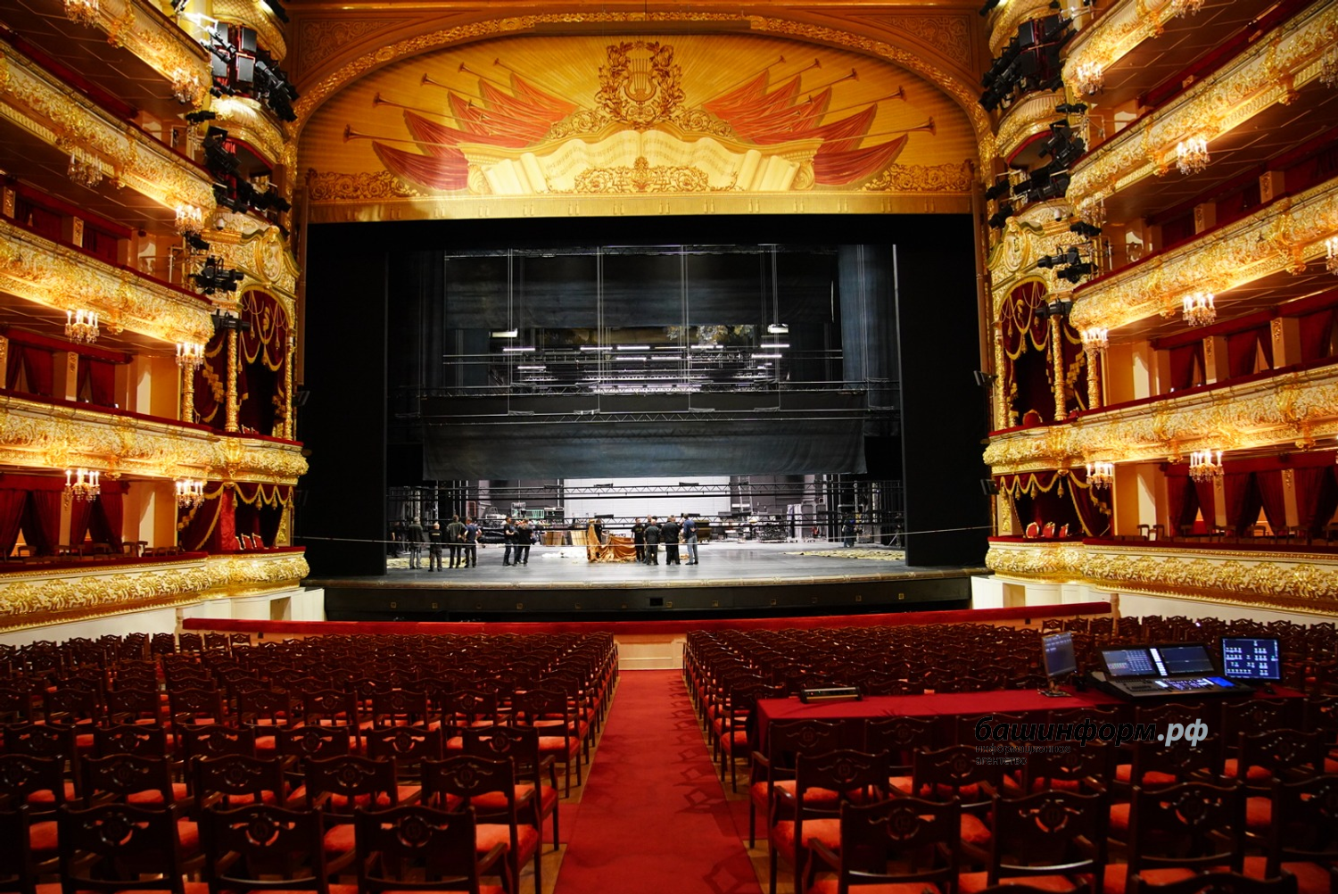 Олег Яровиков