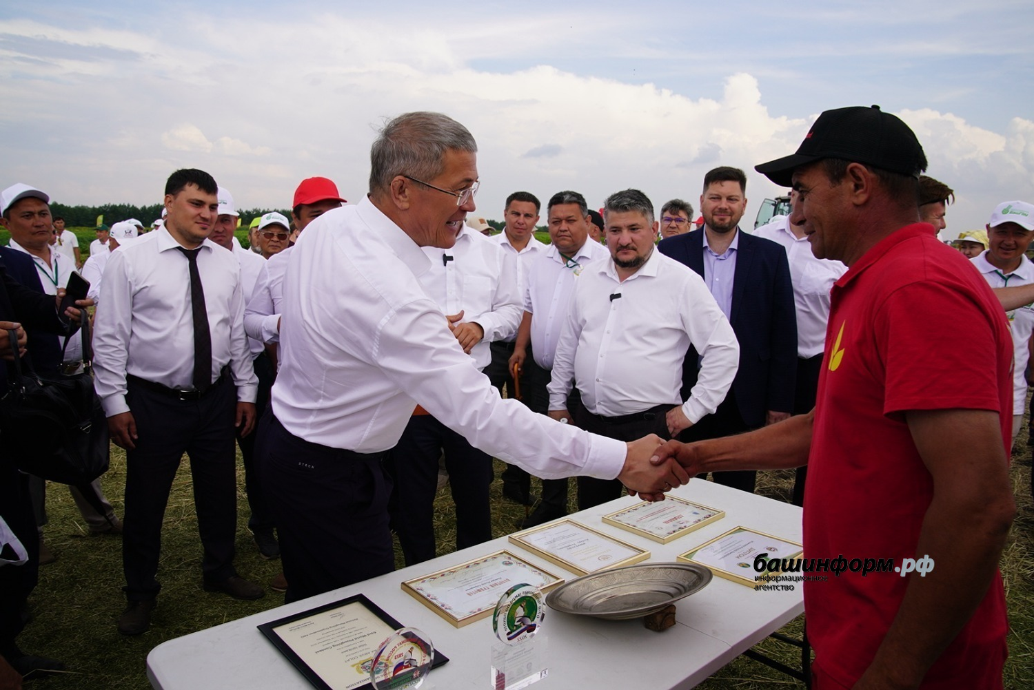 Олег Яровиков