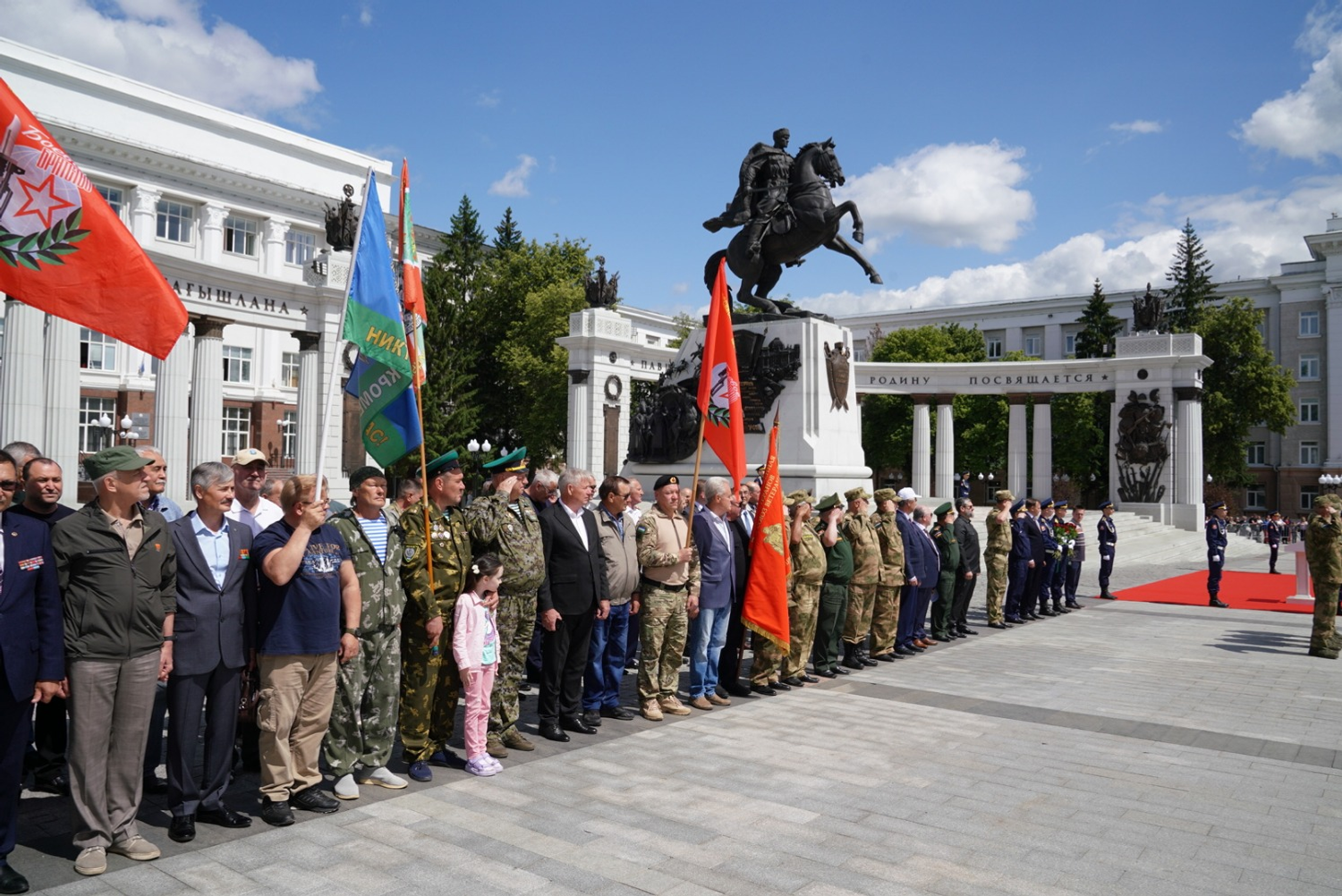 Олег Яровиков