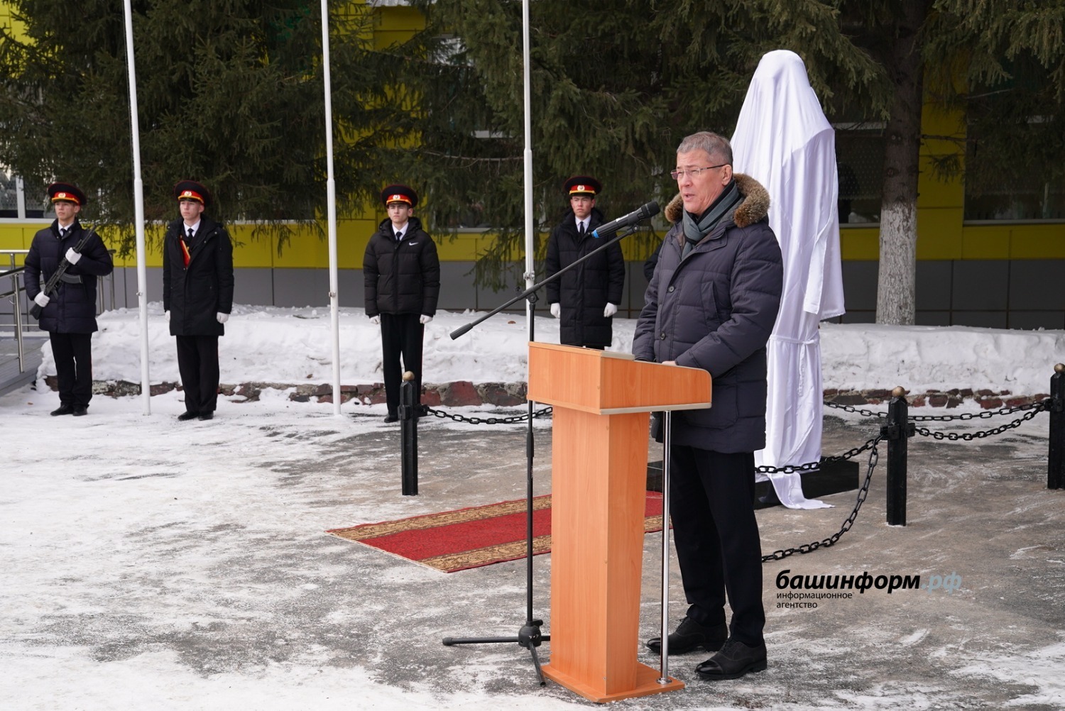 Олег Яровиков