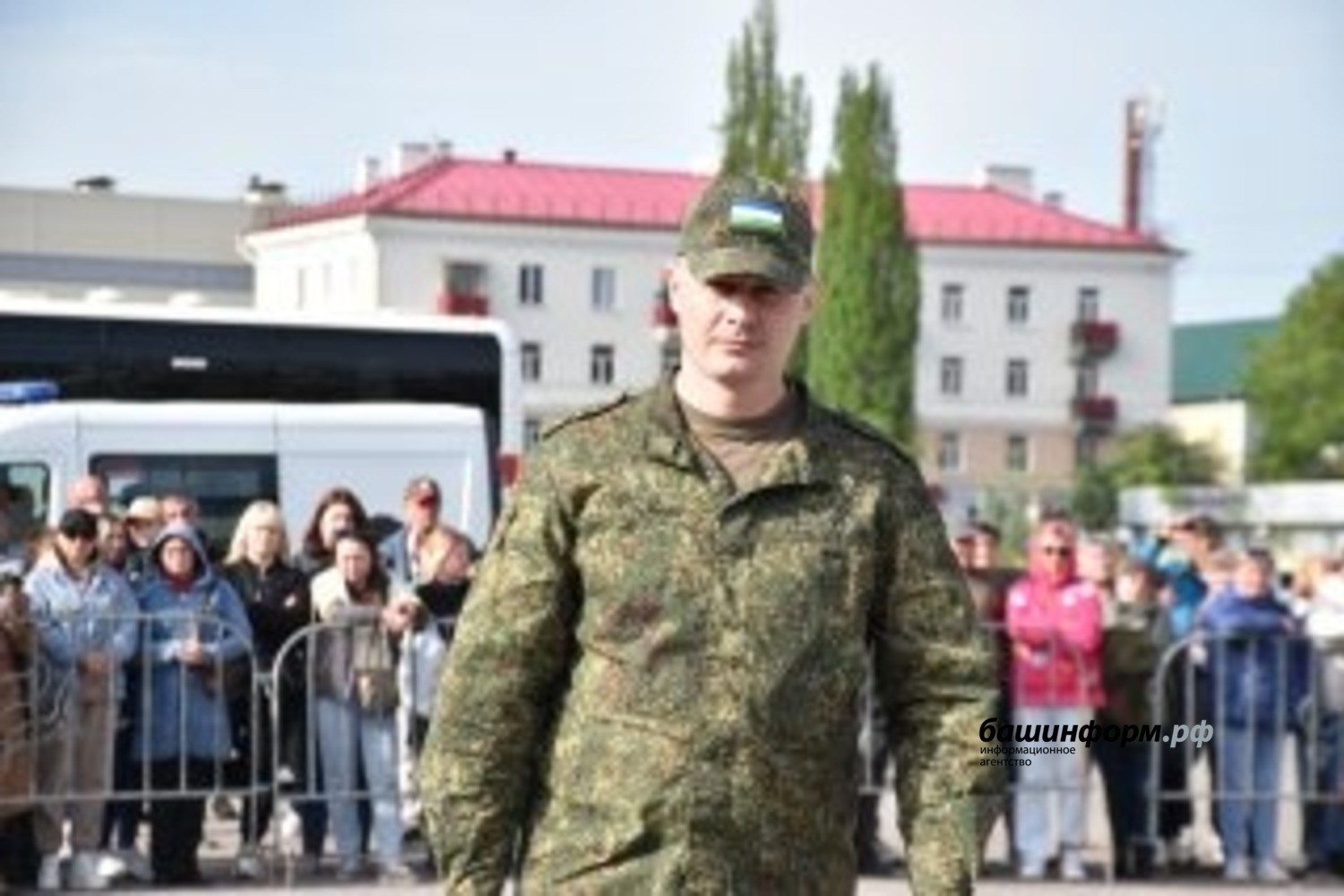 Эдуард Кускарбеков  гвардии старший лейтенант Александр Козоногов