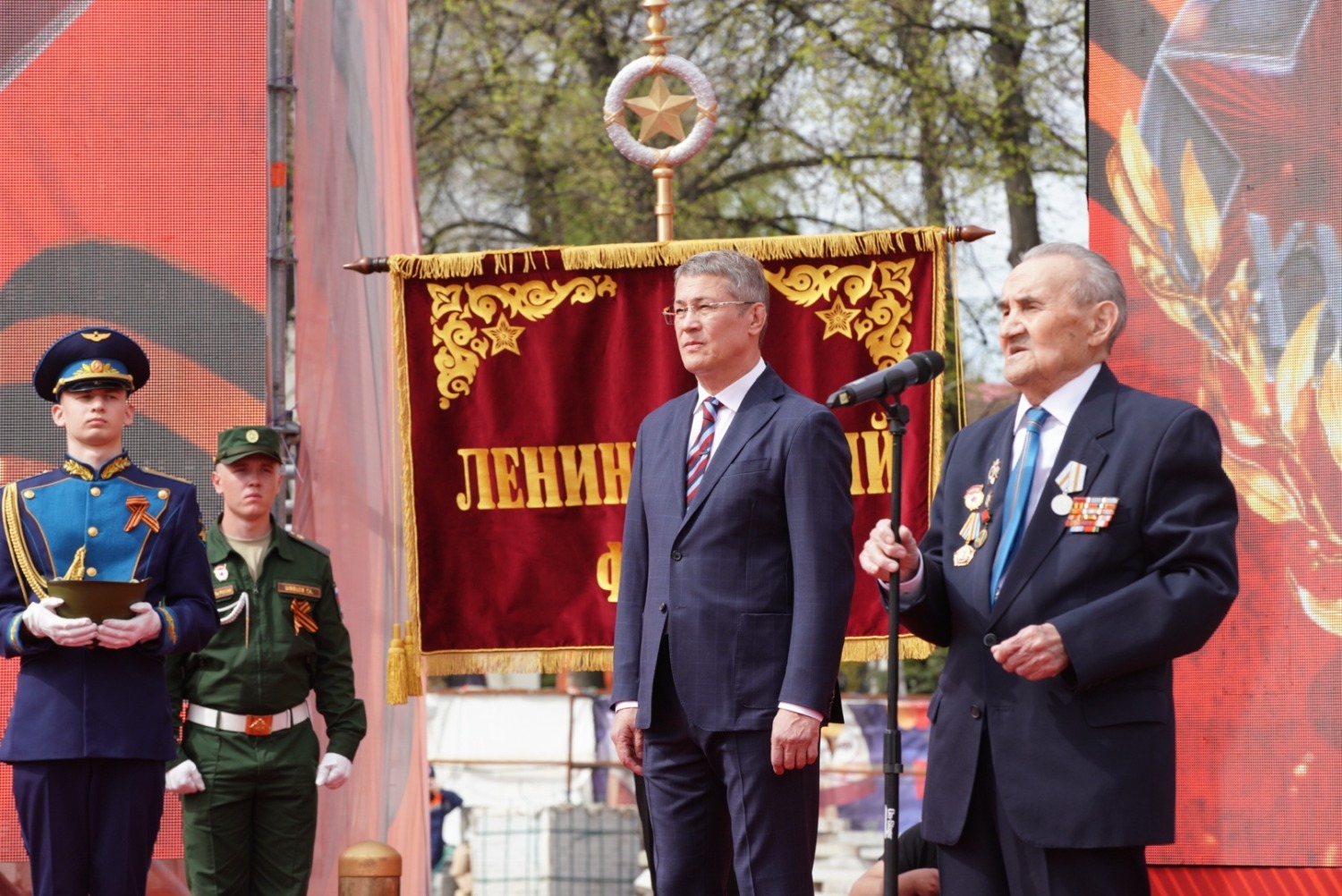 Олег Яровиков