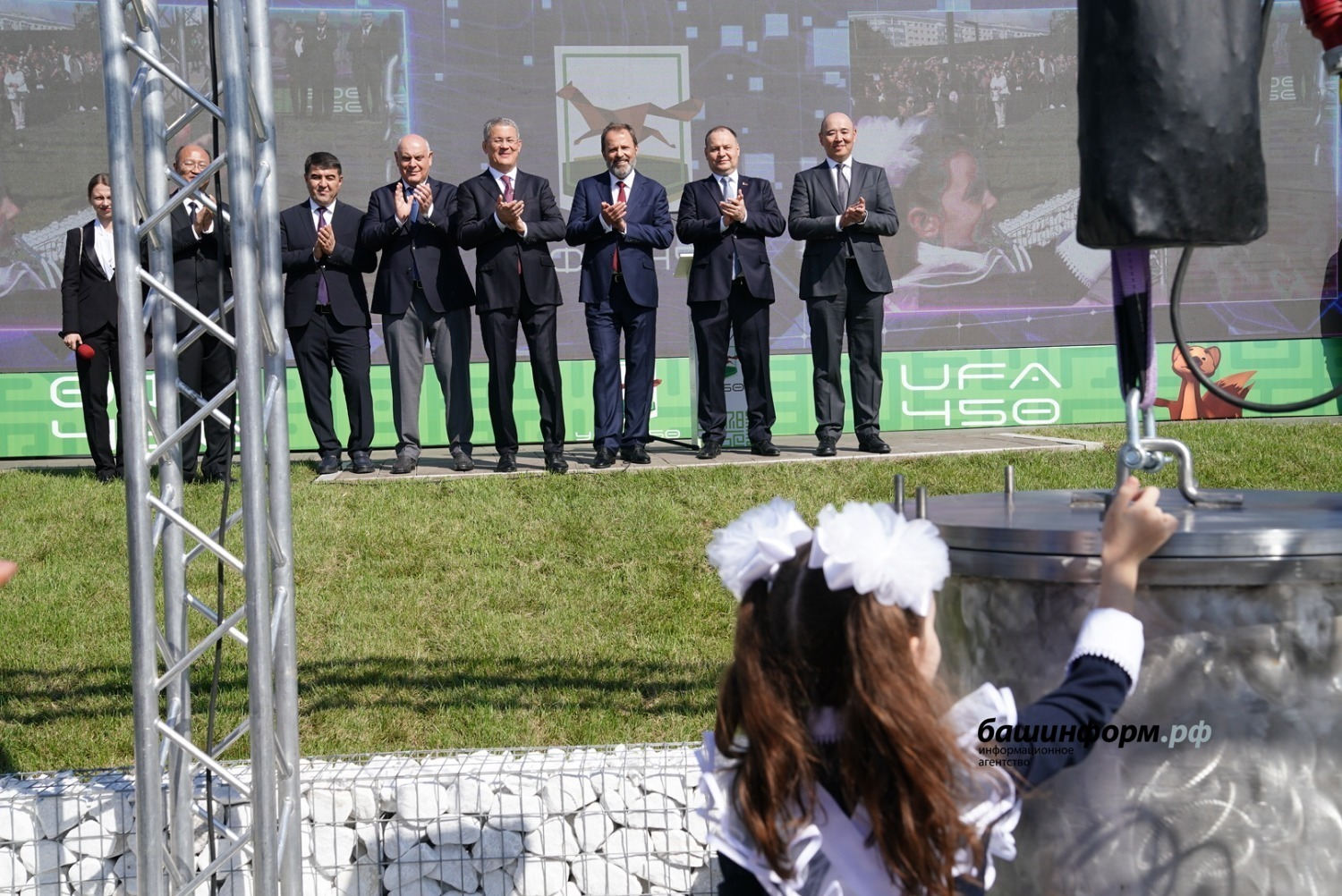 Олег Яровиков