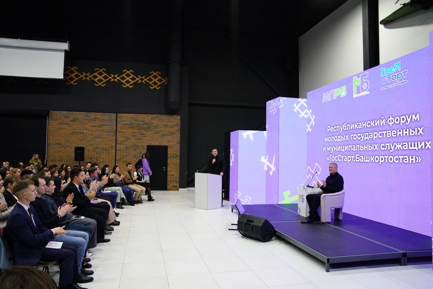 Олег Яровиков