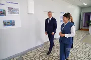 Радий Хабиров побывал в старейшей школе Благовещенска и отметил, что такие учреждения необходимо ремонтировать.