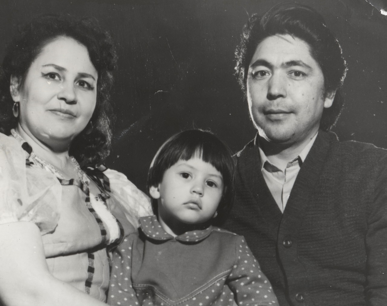 Флюра Нугуманова и Фарит Габитов с дочерью Шаурой семейный архив