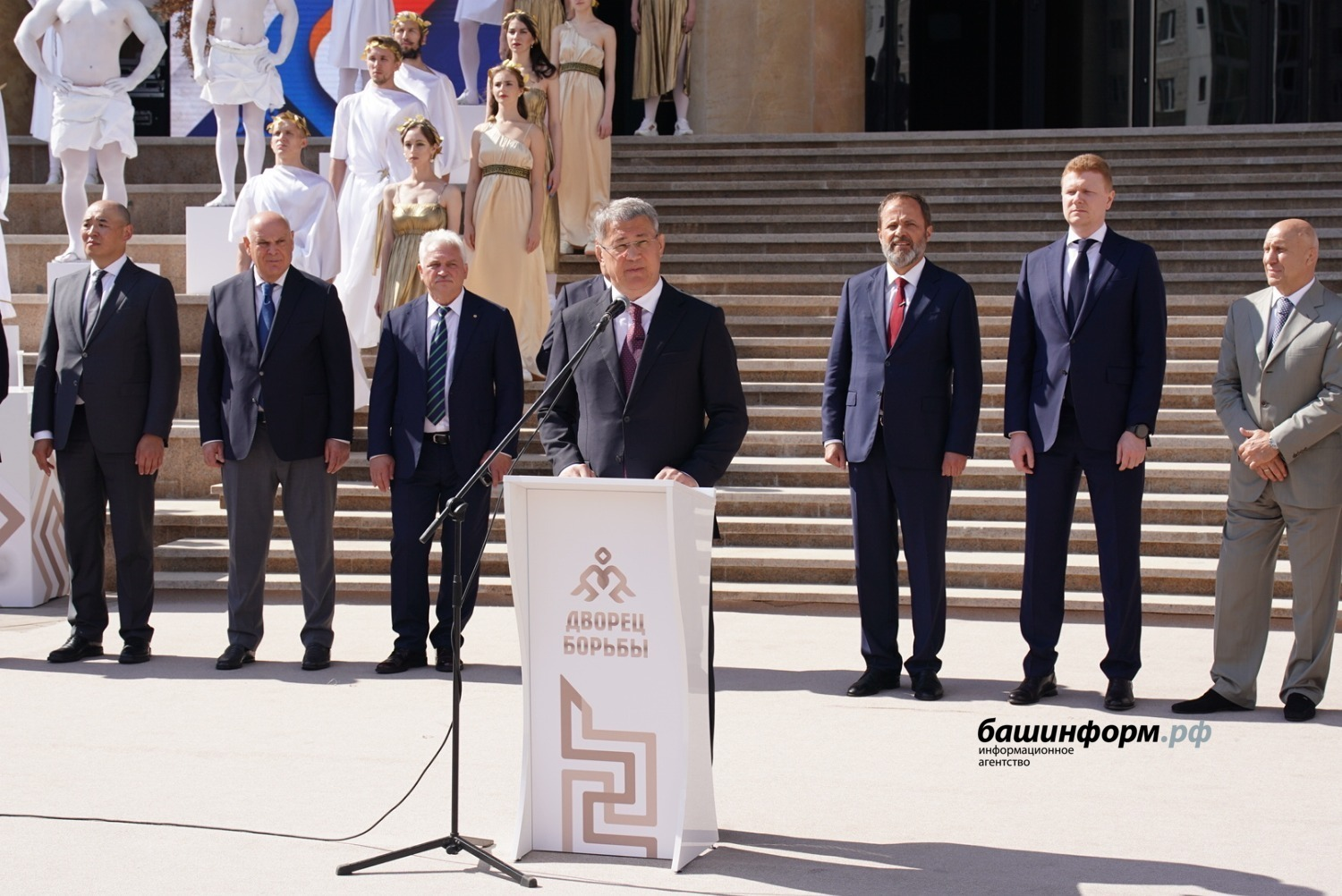 Олег Яровиков