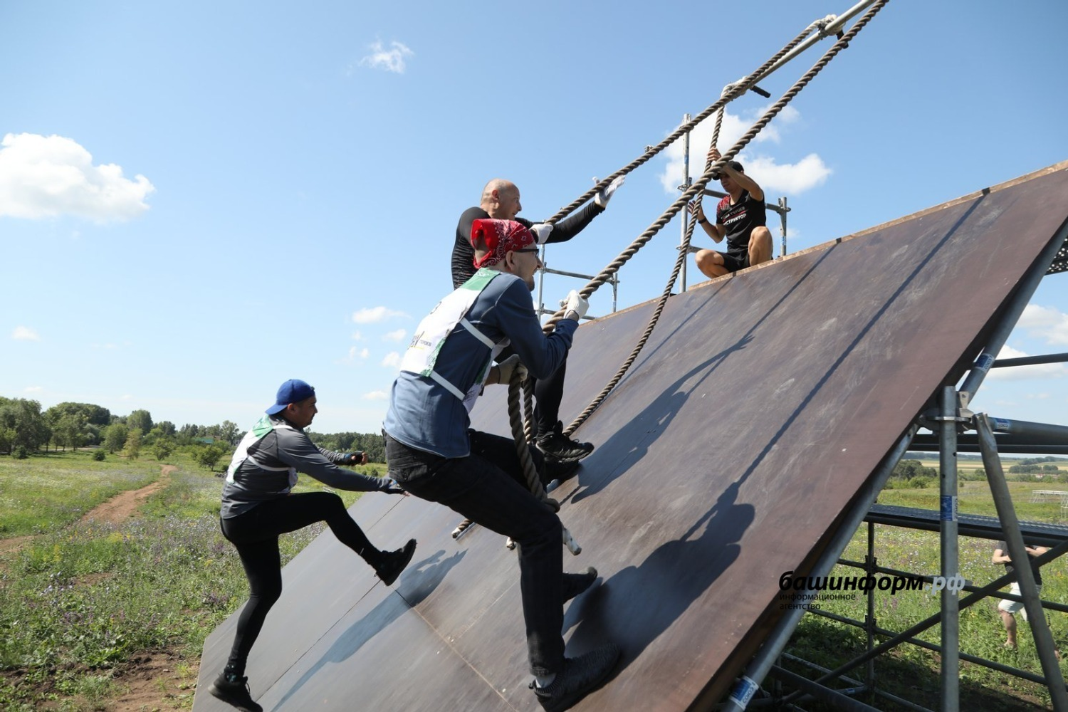 Олег Яровиков