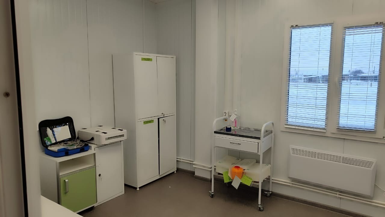 Азат Мухамедьянов  В новой амбулатории села Ургала