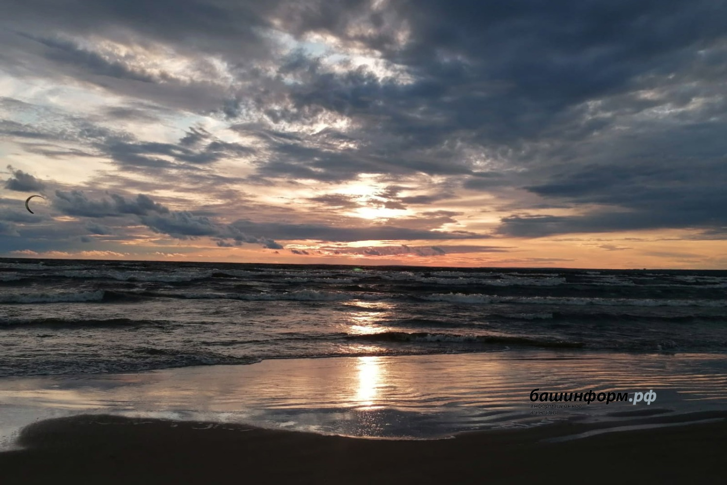 автор  Закат в Финском заливе (Комаровский берег)