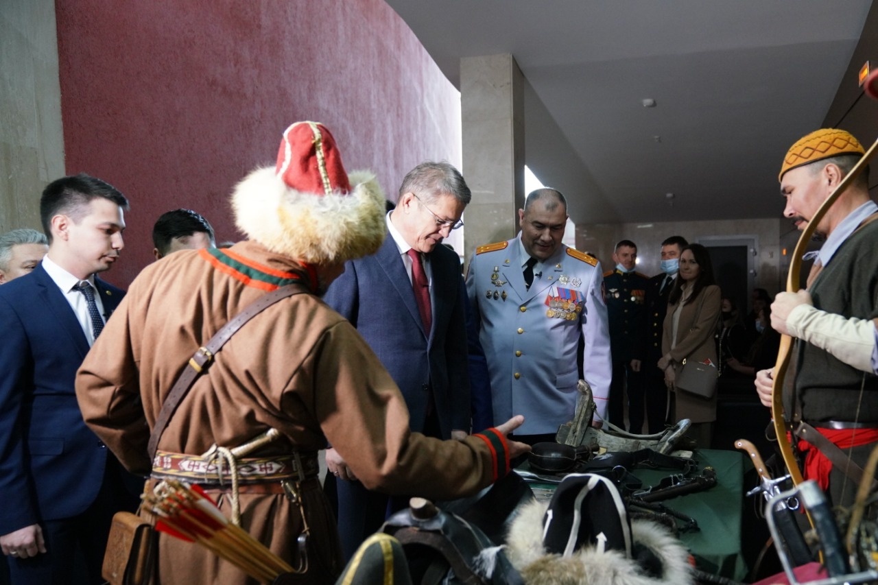 Олег Яровиков