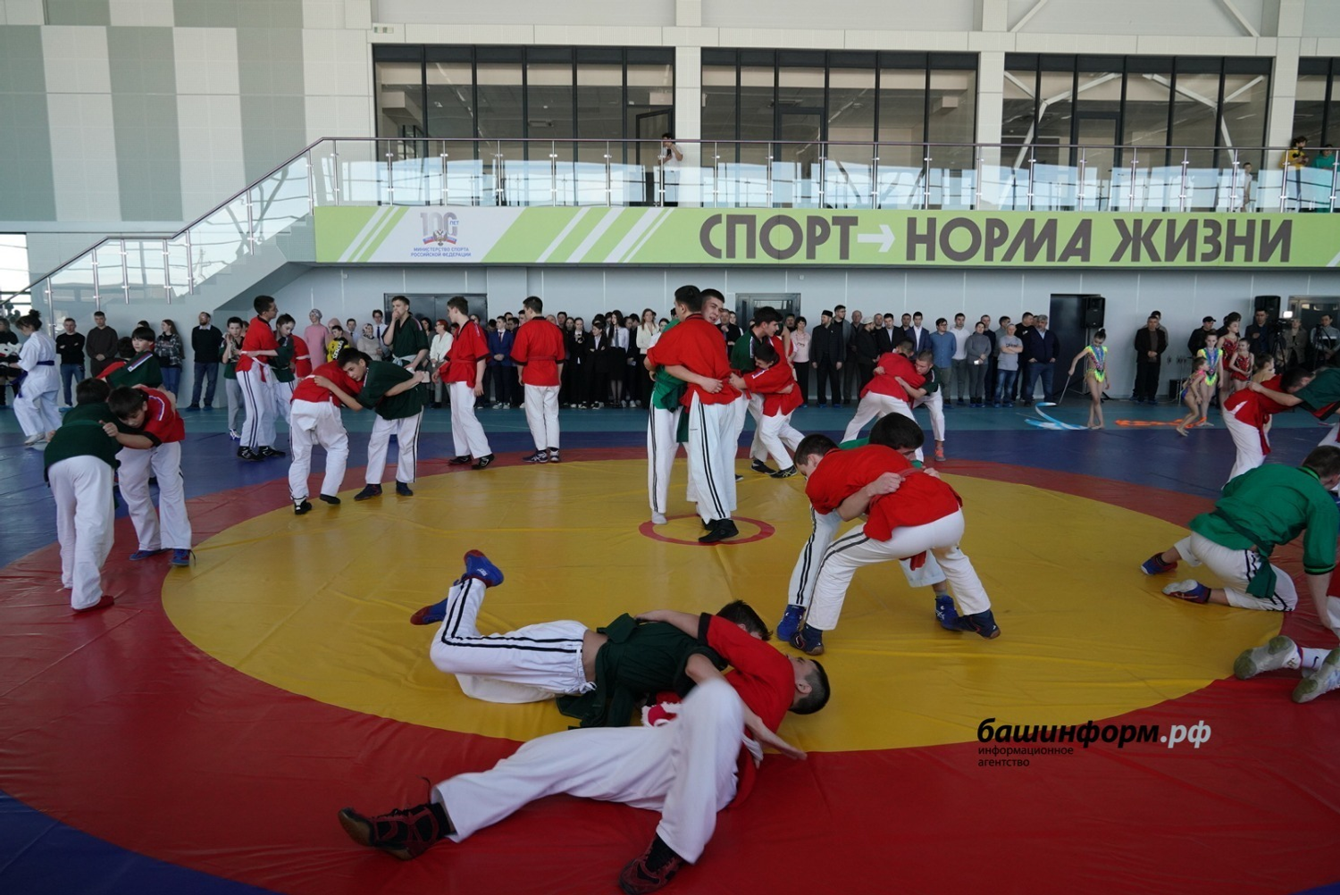 Олег Яровиков