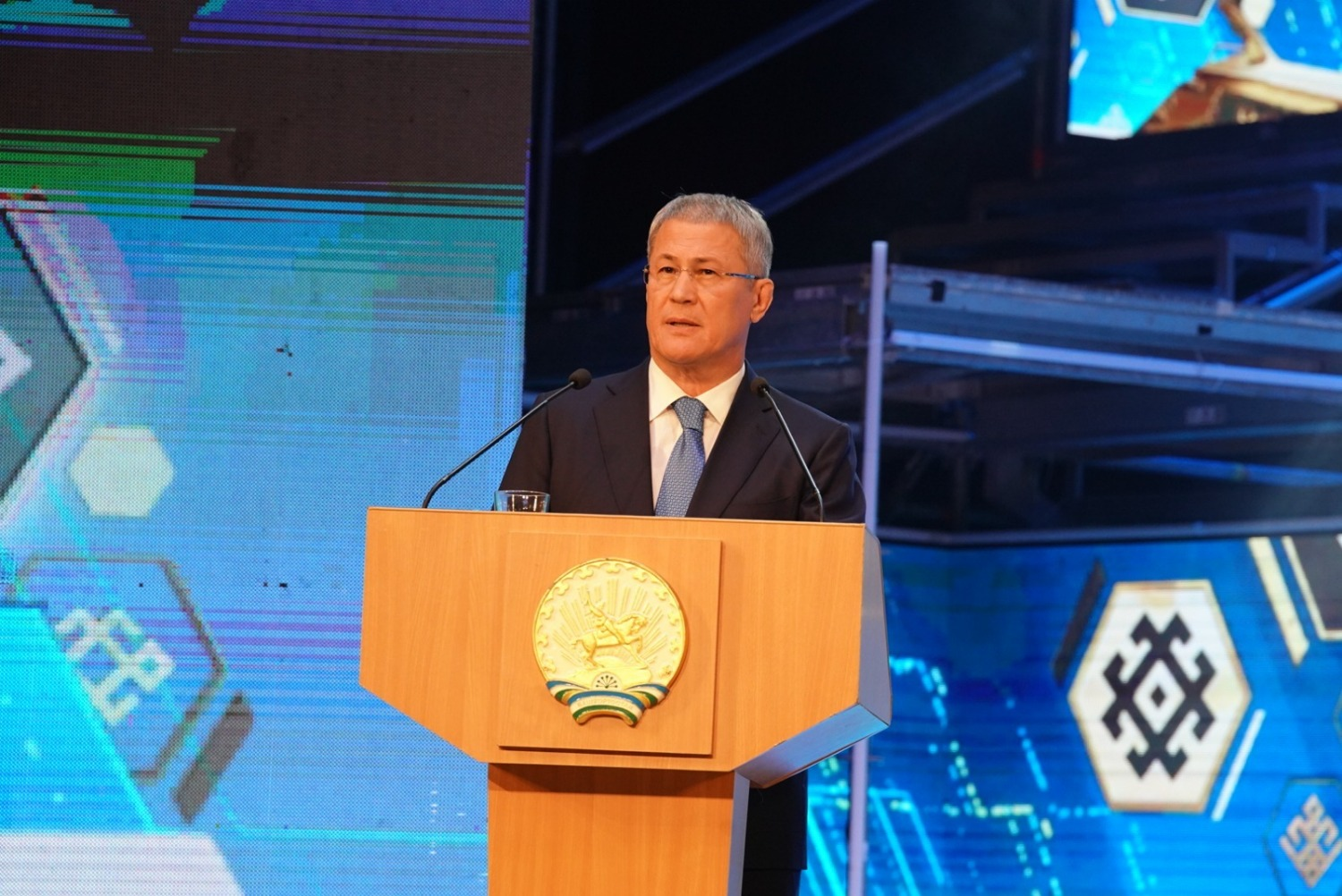 Олег Яровиков