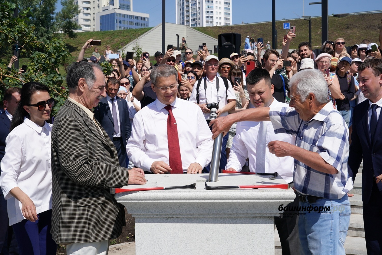 Олег Яровиков