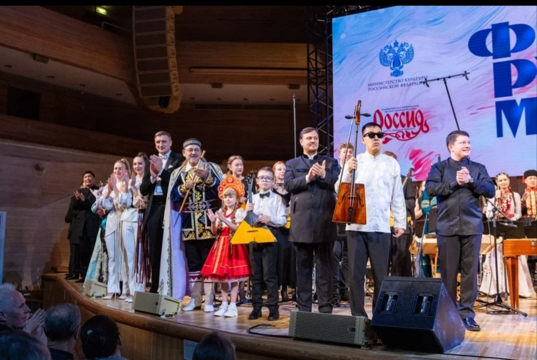 ансамбль "Россия" имени Л.Зыкиной предоставлено Рамилом Гайзуллиным