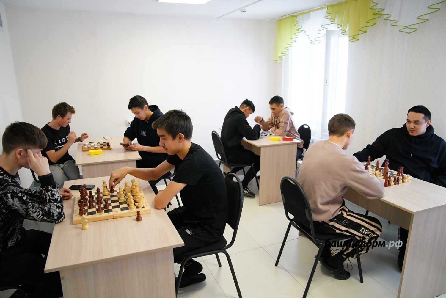 Олег Яровиков