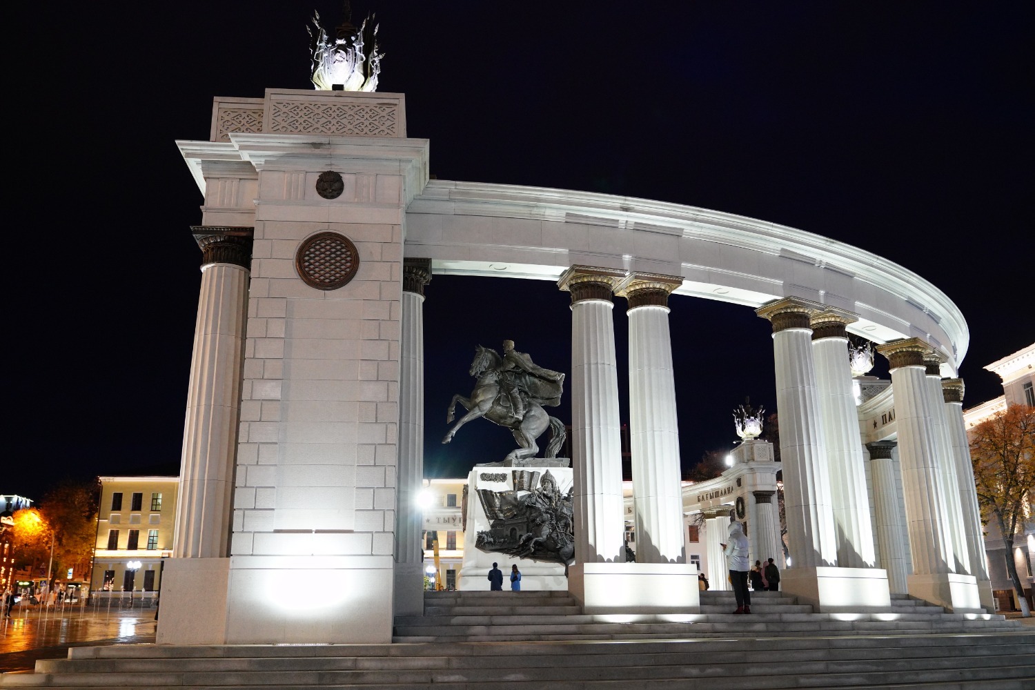 Олег Яровиков