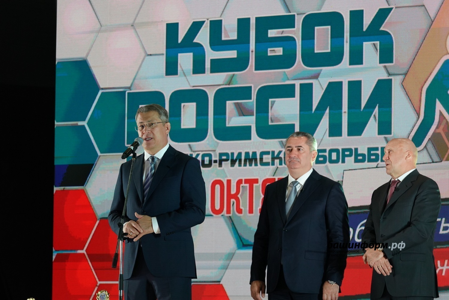 Олег Яровиков