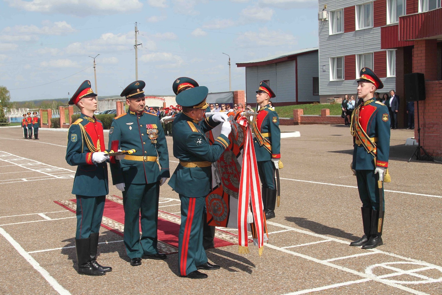 Олег Яровиков